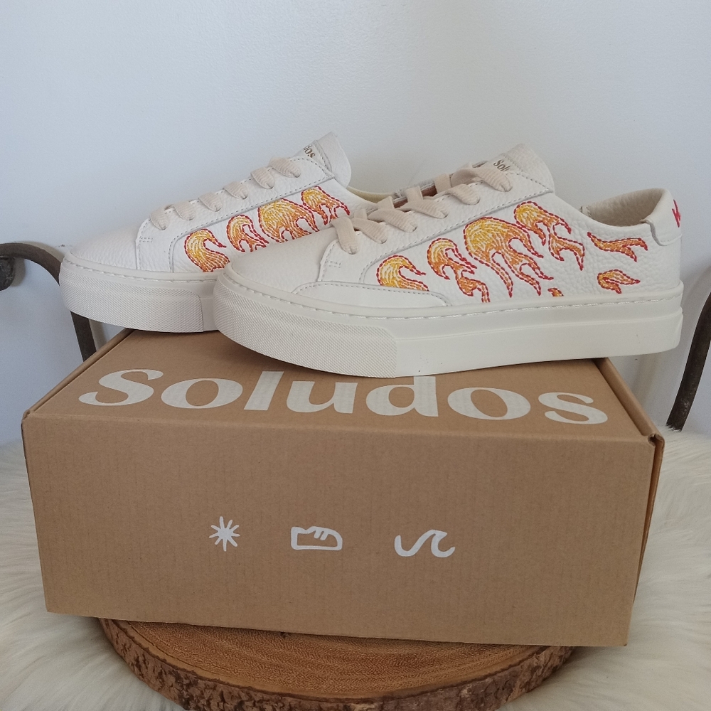 NEW WITH BOX SOLUDOS HOT STUFF IBIZA PLATFORM SNEAKERS WOMENS SIZE 7.5